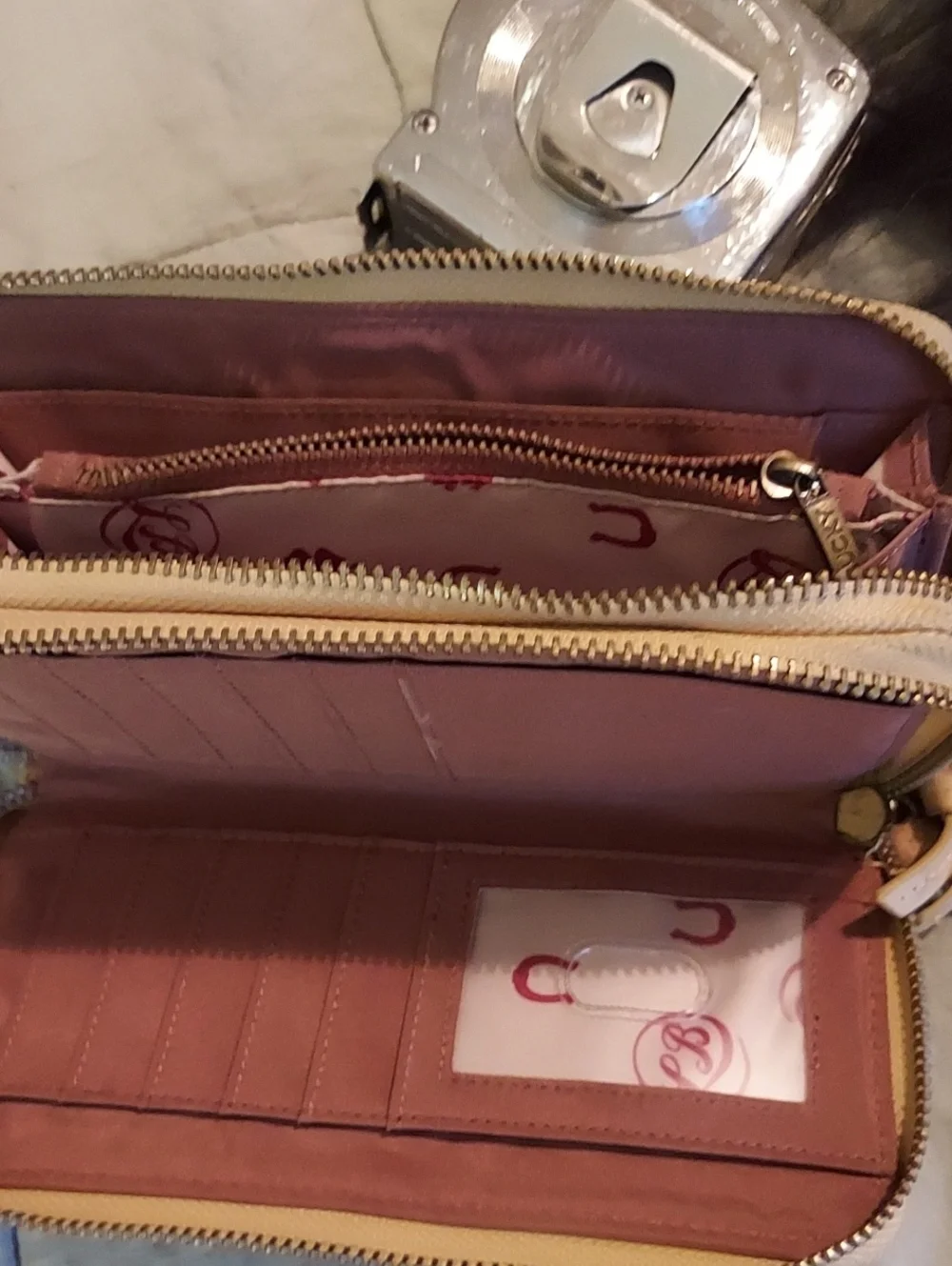 Lucky Womens Leather Wallet Yellowish Tan